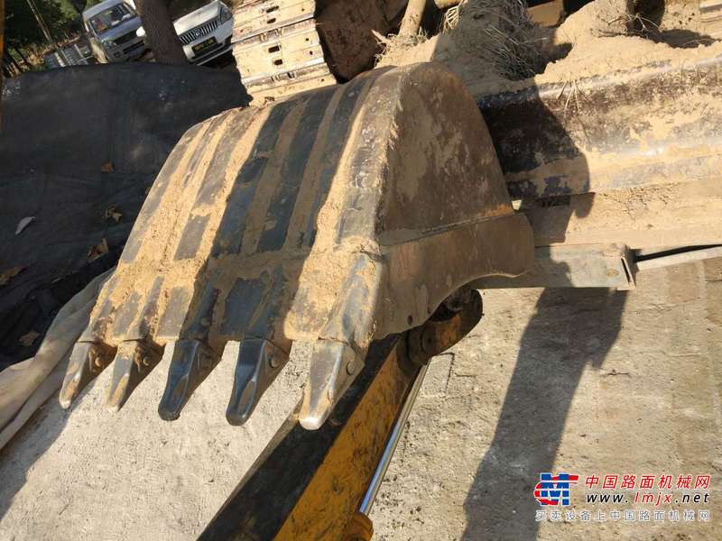 山东出售转让二手4500小时2010年龙工LG6065挖掘机