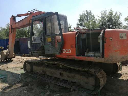 山东出售转让二手8937小时2004年日立EX200挖掘机