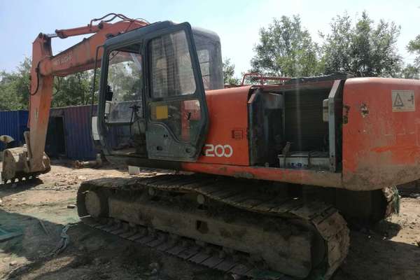山东出售转让二手8937小时2004年日立EX200挖掘机