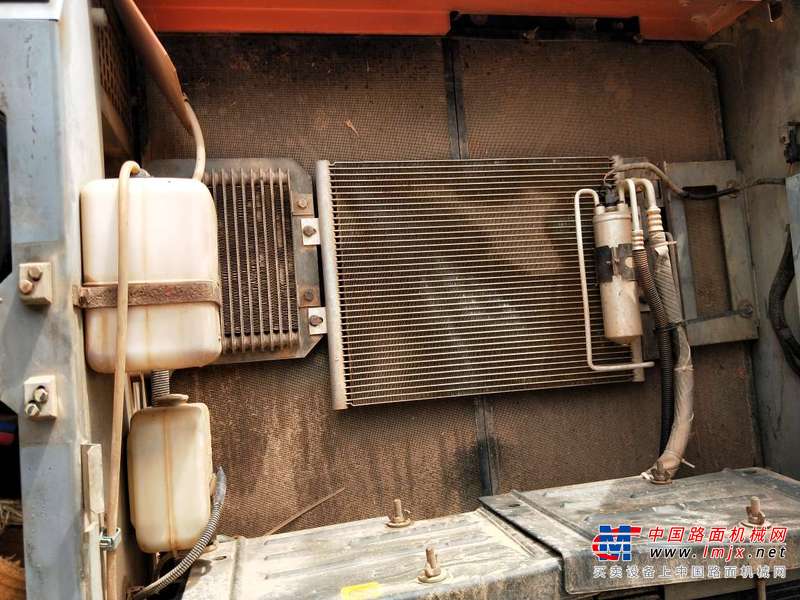 江西出售转让二手6000小时2010年日立ZX200LC挖掘机