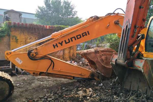 山东出售转让二手9000小时2007年现代R225LC挖掘机