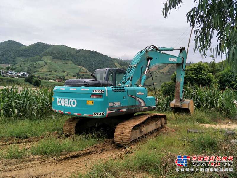 云南出售转让二手6000小时2011年神钢SK260LC挖掘机