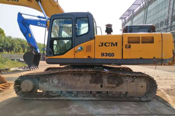 山东出售转让二手4000小时2013年山重建机JCM933D挖掘机