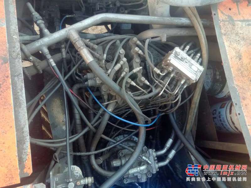 黑龙江出售转让二手15000小时2010年日立ZX250LC挖掘机