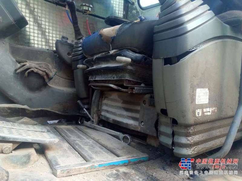 黑龙江出售转让二手17000小时2005年日立ZX330挖掘机
