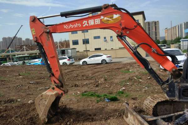 陕西出售转让二手2500小时2015年久保田KX155挖掘机