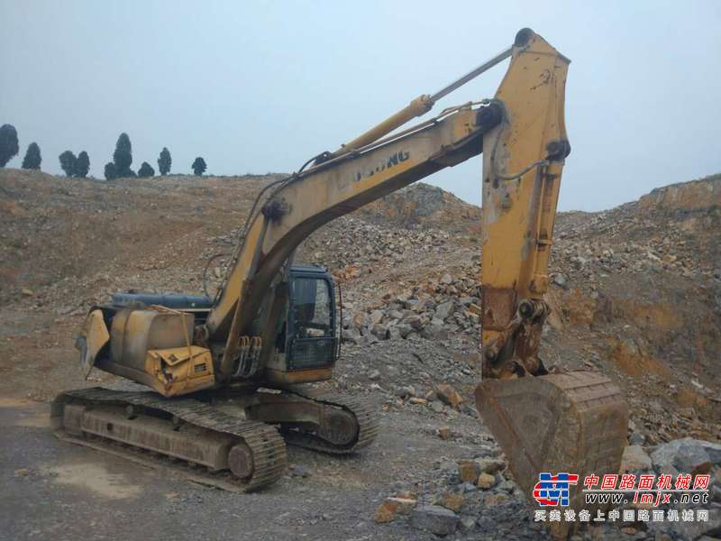 山东出售转让二手8000小时2010年柳工922D挖掘机