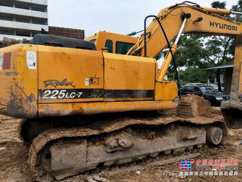 江西出售转让二手12000小时2007年现代R225LC挖掘机