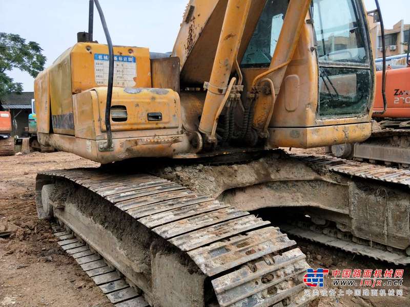 江西出售转让二手9800小时2007年现代R215挖掘机