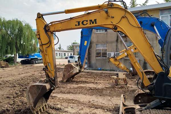 山东出售转让二手3000小时2013年山重建机JCM906D挖掘机