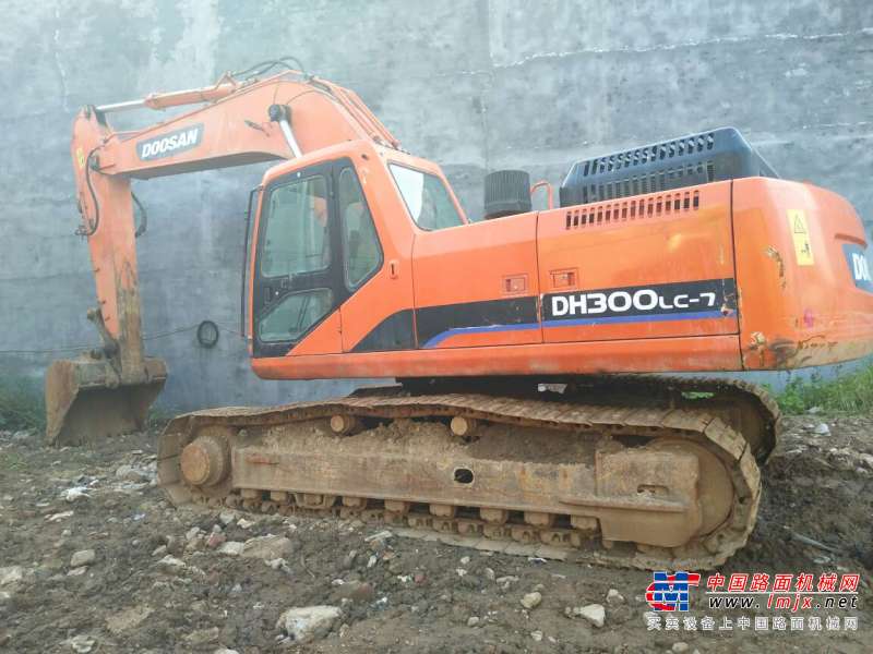 山东出售转让二手7000小时2010年斗山DH300LC挖掘机