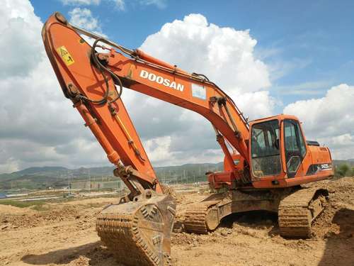 云南出售转让二手6826小时2010年斗山DH225LC挖掘机