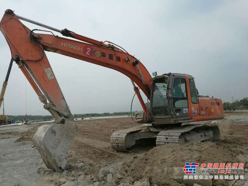山东出售转让二手8539小时2005年日立ZX200挖掘机