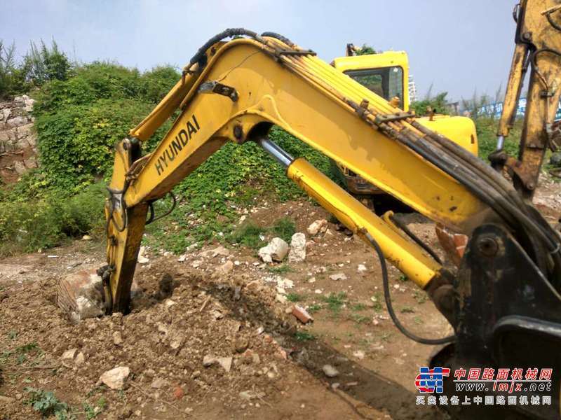山东出售转让二手12000小时2007年现代R55挖掘机