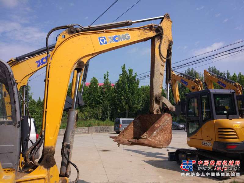 山东出售转让二手4500小时2010年徐工XE60挖掘机