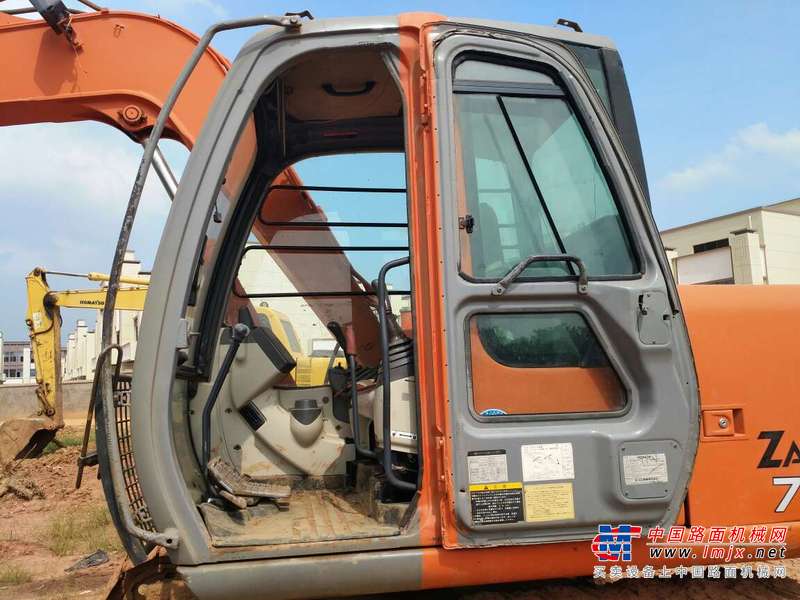 江西出售转让二手8100小时2010年日立ZX70挖掘机