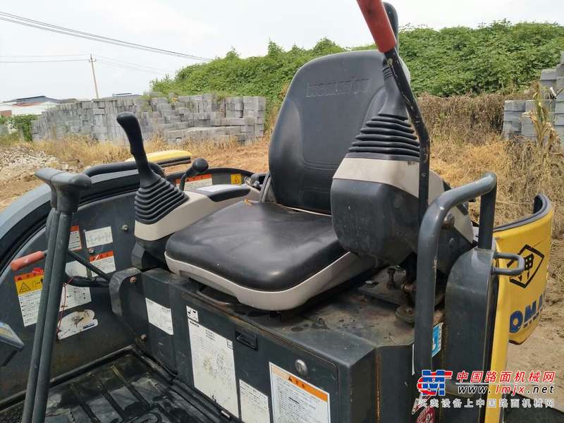 山东出售转让二手1930小时2012年小松PC30挖掘机