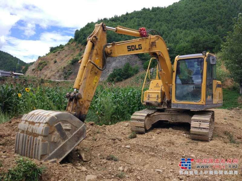云南出售转让二手3500小时2014年临工LG690E挖掘机