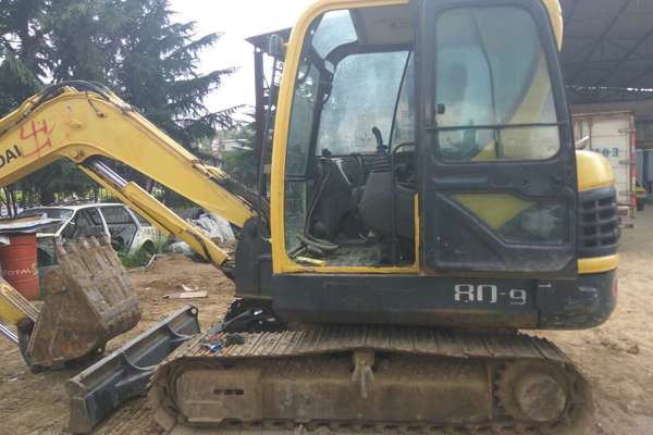 山东出售转让二手7000小时2011年现代R60挖掘机