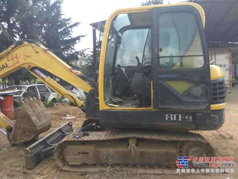 山东出售转让二手7000小时2011年现代R60挖掘机