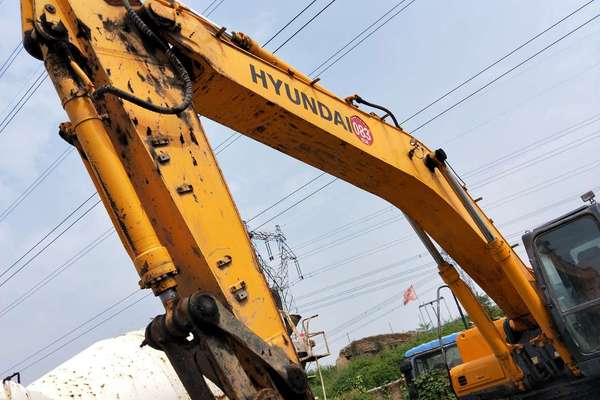 山西出售转让二手7000小时2010年现代R335挖掘机