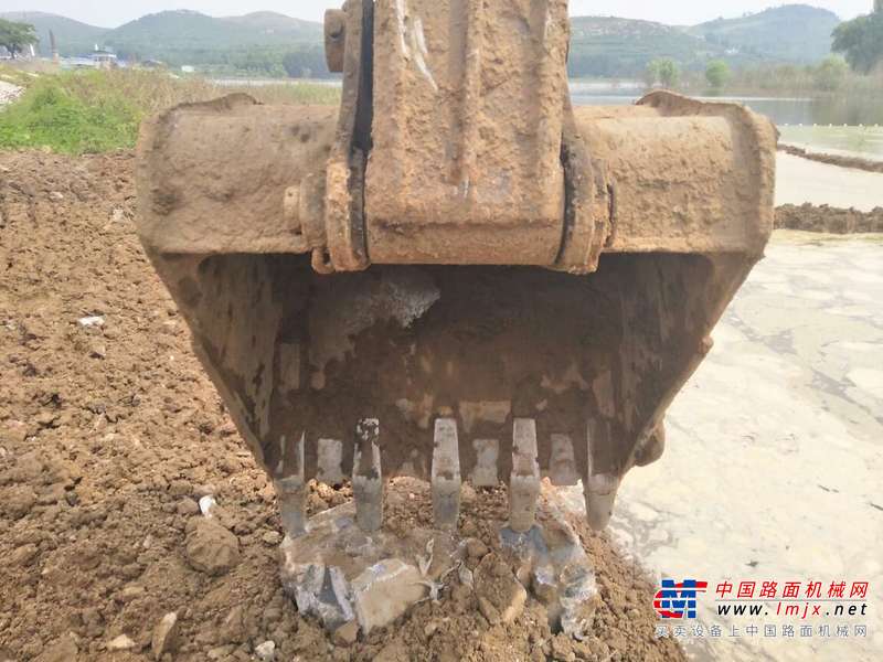 山东出售转让二手15000小时2004年日立ZX200挖掘机