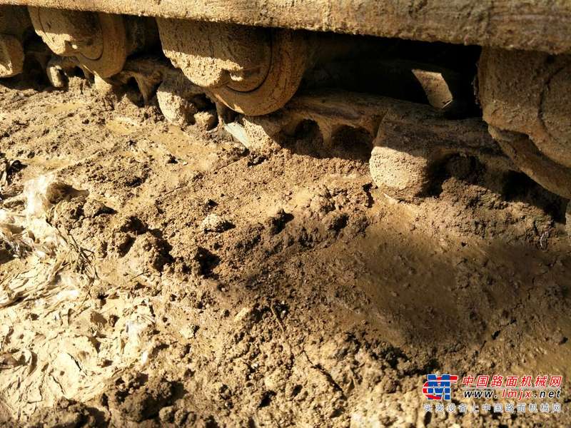云南出售转让二手6000小时2011年日立ZX240挖掘机