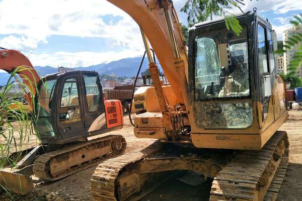 云南出售转让二手7000小时2011年福田雷沃FR150挖掘机