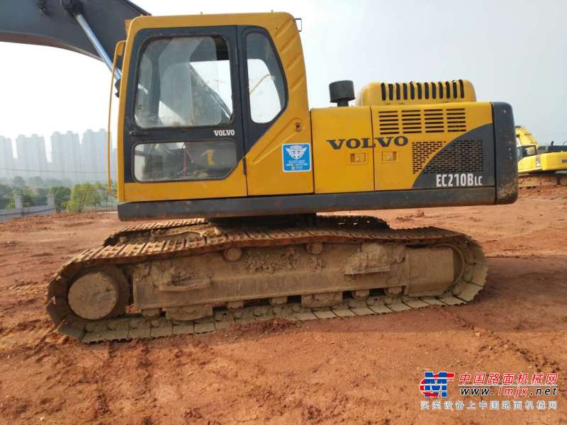 江西出售转让二手8000小时2013年沃尔沃EC210B挖掘机