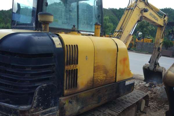 云南出售转让二手5000小时2012年现代R55挖掘机