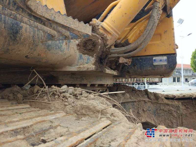 山东出售转让二手8000小时2014年山重建机JCM913D挖掘机