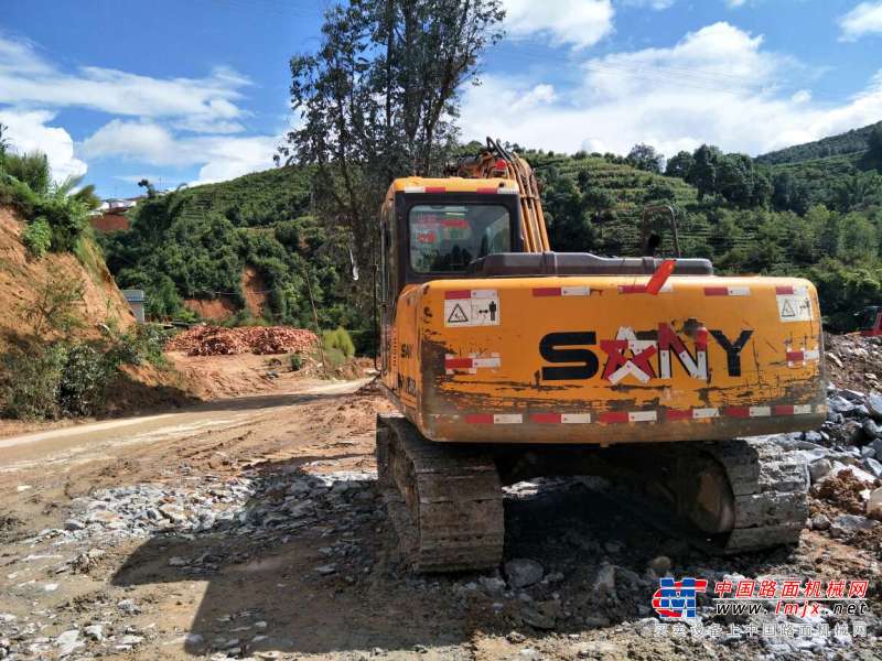 云南出售转让二手7000小时2012年三一重工SY135C挖掘机