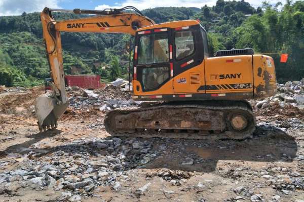 云南出售转让二手7000小时2012年三一重工SY135C挖掘机