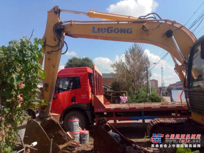 黑龙江出售转让二手6000小时2011年柳工CLG915D挖掘机
