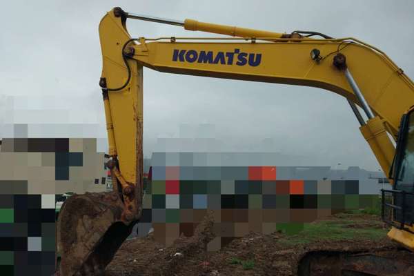 陕西出售转让二手3000小时2013年小松PC240LC挖掘机