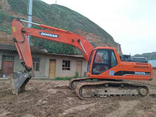 甘肃出售转让二手4500小时2012年斗山DH225LC挖掘机