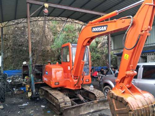 云南出售转让二手3000小时2003年斗山DH60挖掘机