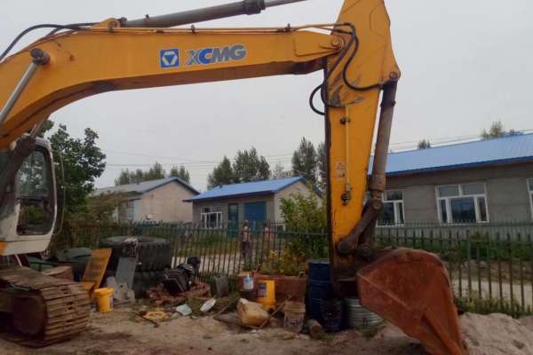 黑龙江出售转让二手12000小时2009年徐工XE230挖掘机