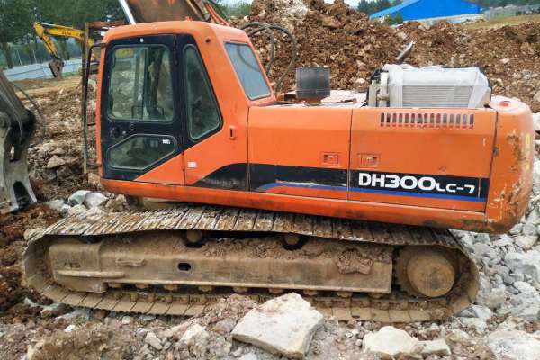山东出售转让二手10000小时2008年斗山DH300LC挖掘机