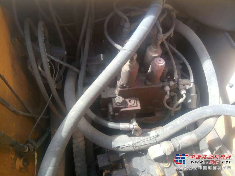 山西出售转让二手10000小时2008年现代轮挖R210W挖掘机