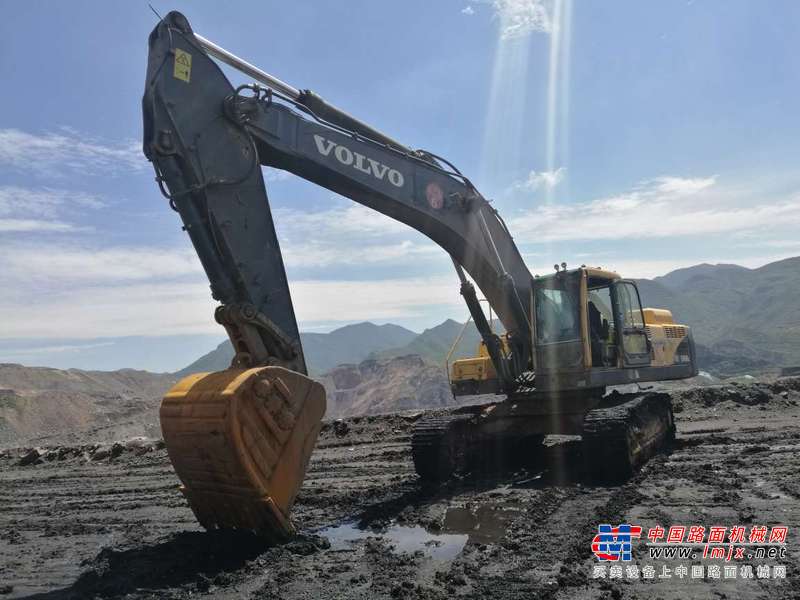 山西出售转让二手8000小时2011年沃尔沃EC360BLC挖掘机