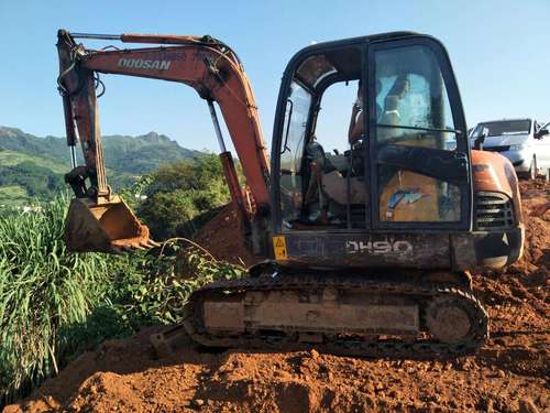 贵州出售转让二手8900小时2009年斗山DH60挖掘机