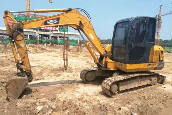 山东出售转让二手9000小时2010年福田雷沃FR65挖掘机