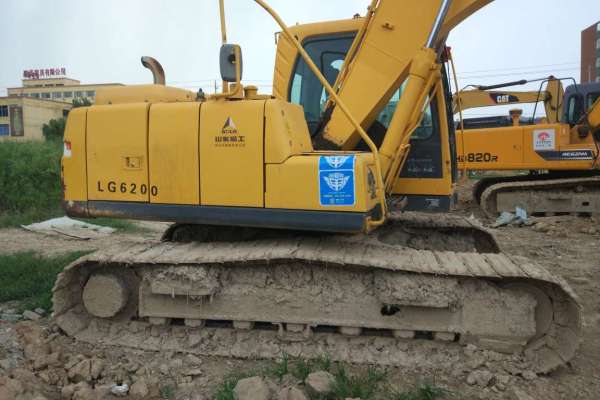 山东出售转让二手4200小时2013年临工LG6150挖掘机