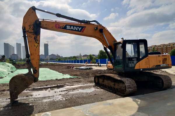 山东出售转让二手5500小时2014年三一重工SY215C挖掘机