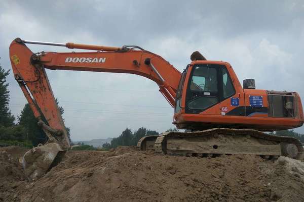 安徽出售转让二手10000小时2010年斗山DH220LC挖掘机