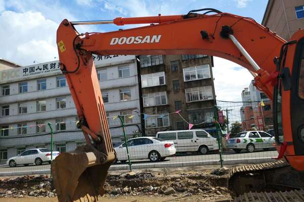 辽宁出售转让二手6000小时2011年斗山DH225LC挖掘机