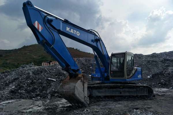 江西出售转让二手7500小时2010年加藤HD820III挖掘机