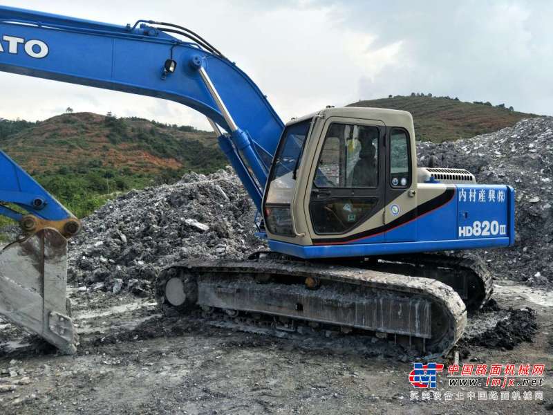 江西出售转让二手7500小时2010年加藤HD820III挖掘机