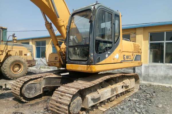 山东出售转让二手5200小时2011年柳工CLG920D挖掘机